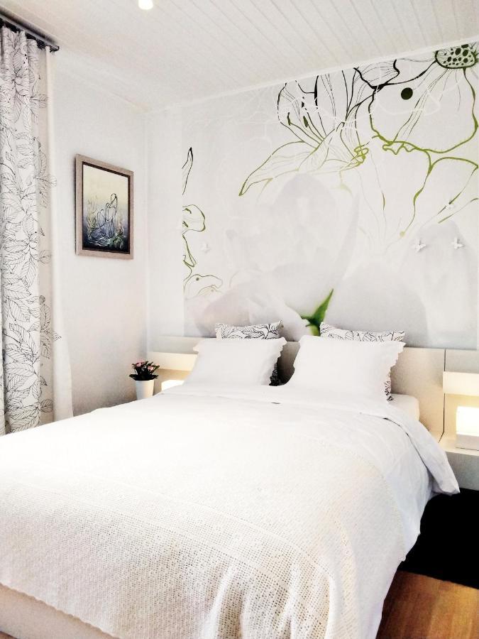 Les Chambourlettes Bed & Breakfast Mons Exterior photo